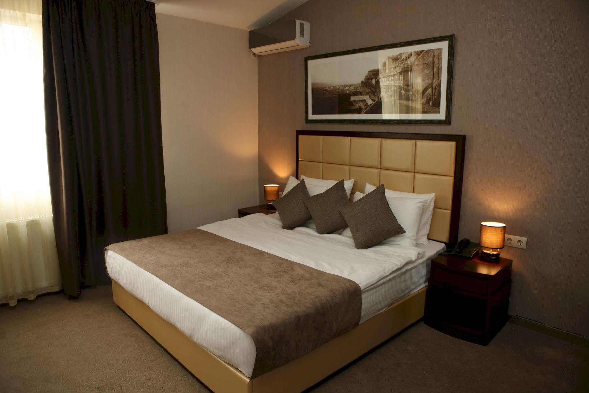 Hotel Orion Old Town Tbilisi Ngoại thất bức ảnh